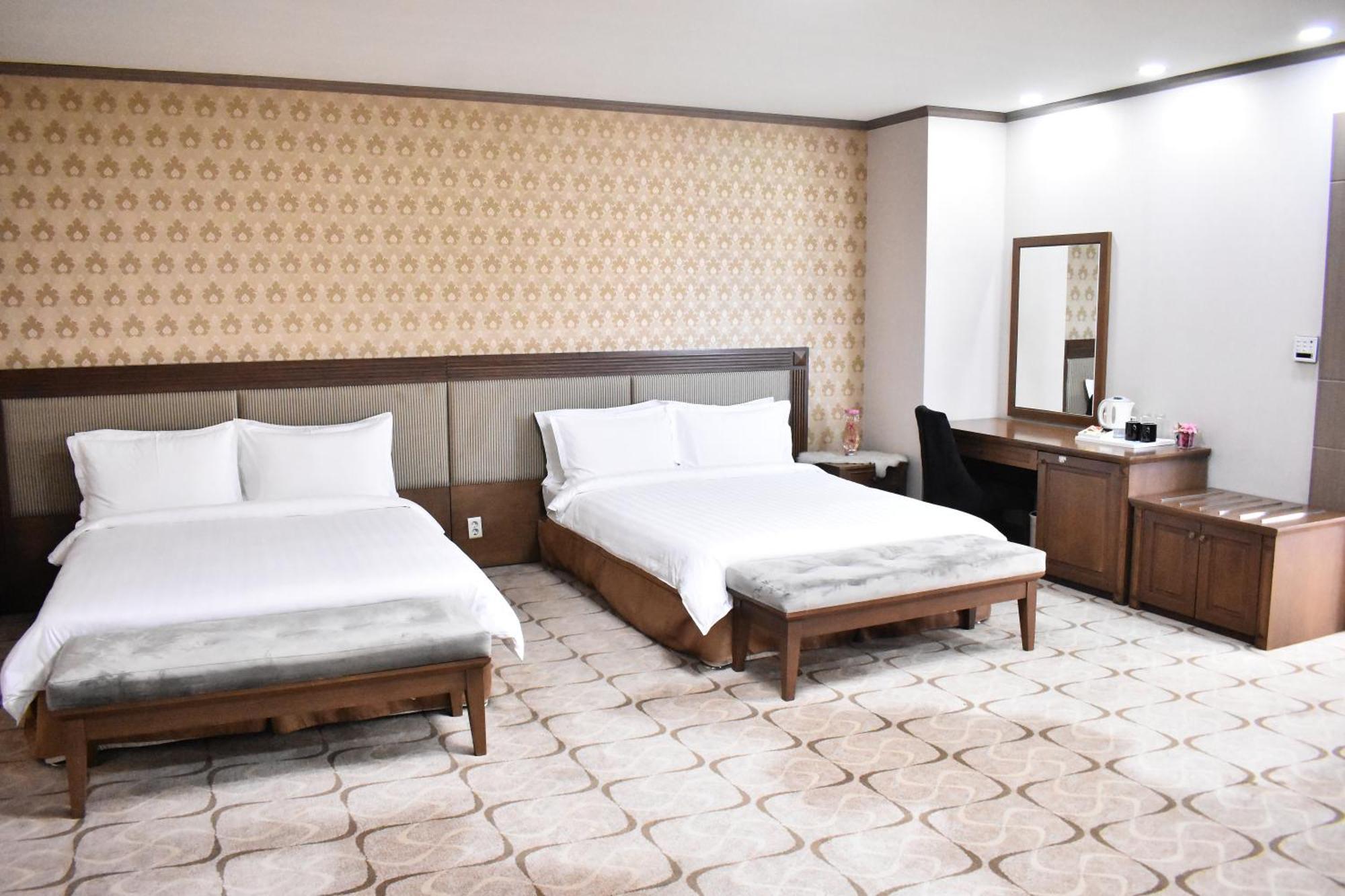 Sunjin Grand Hotel Ulaanbaatar Exterior photo